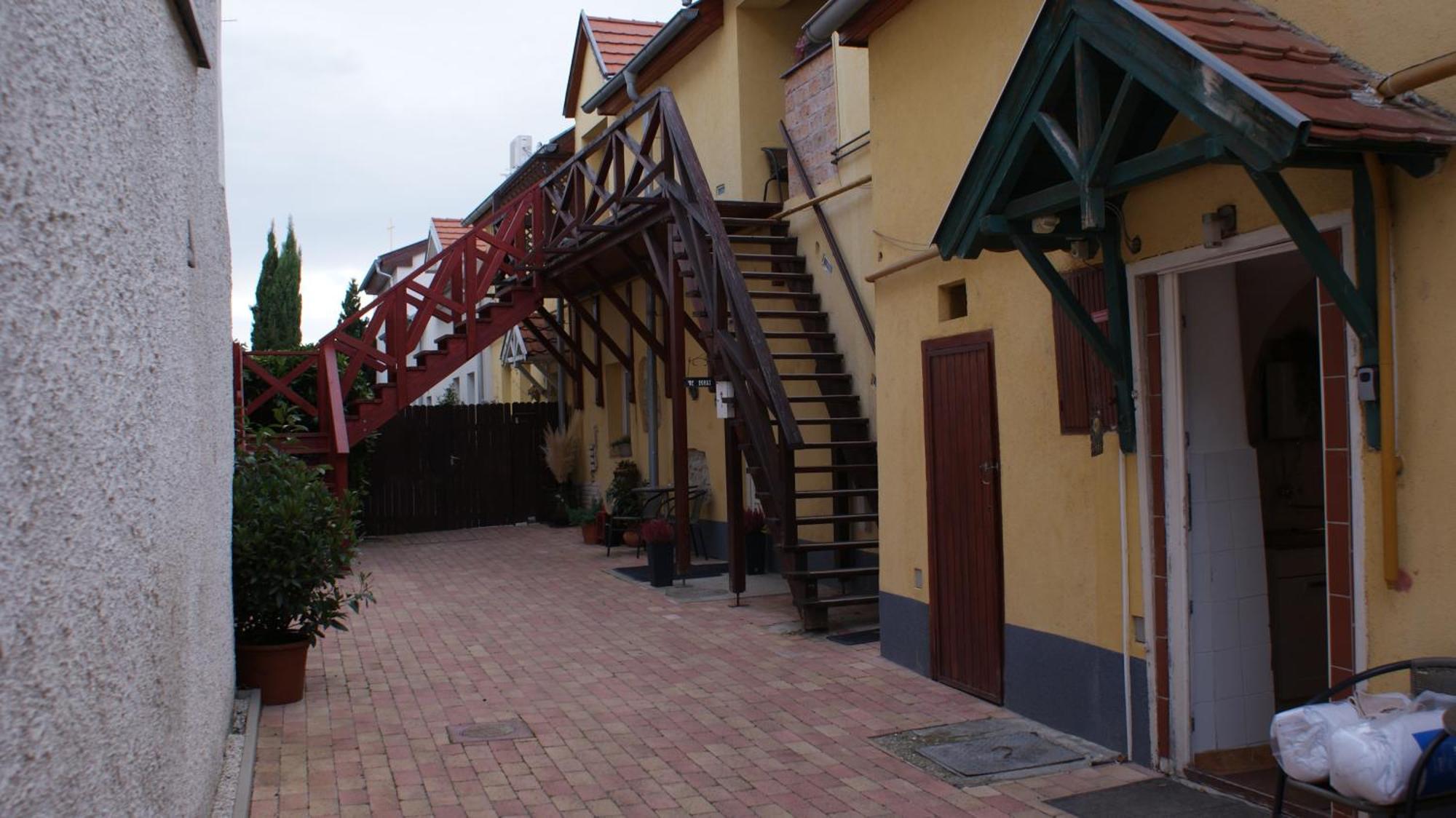 Takacs Vendeghaz 2 Apartment Sopron Exterior photo